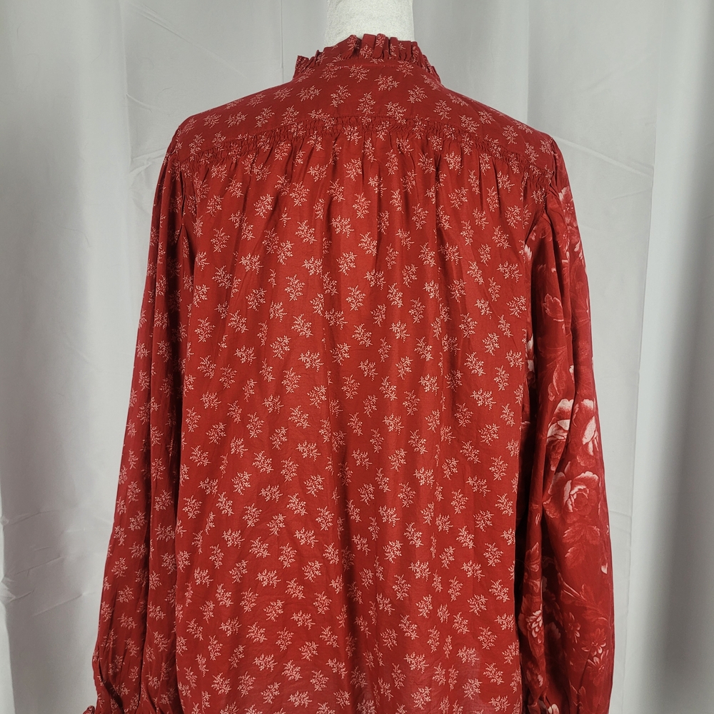 🌻Sundance Red Floral Blouse - Picture 7 of 10